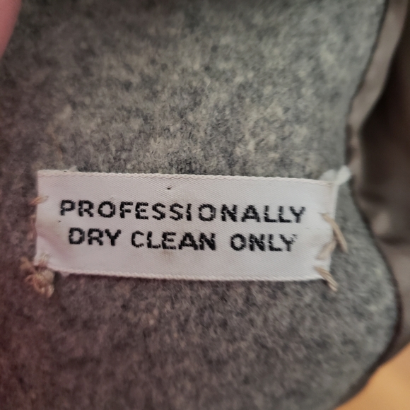 VINTAGE 1970's Wool/Rabbit Pea Coat! - Picture 4 of 15